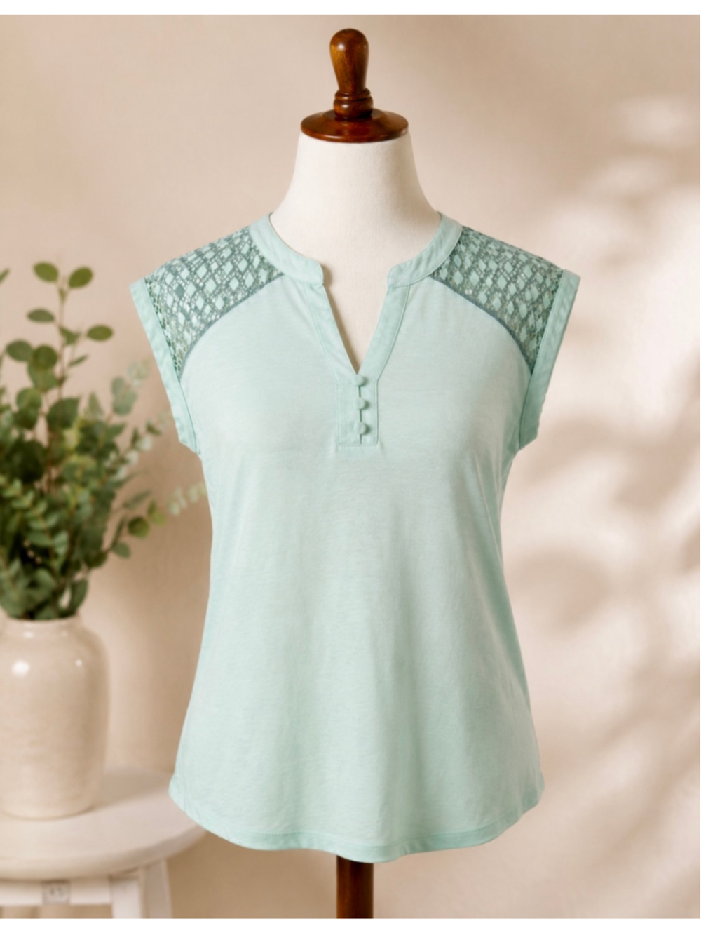 Women's Fortune + Ivy Green Lace Detail Short Sleeve Tee Size S